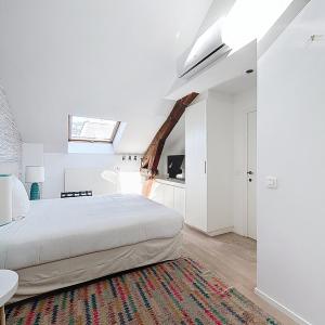 Royale / Congrès : Bel appartement duplex penthouse meublé