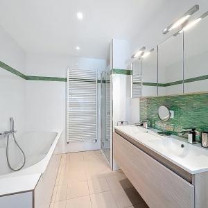 Royale / Congrès : Bel appartement duplex penthouse meublé