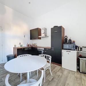 Place Brugmann : Bel appartement 2 chambres + bureau