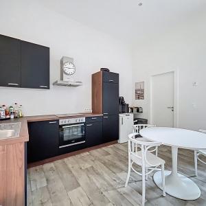 Place Brugmann : Bel appartement 2 chambres + bureau