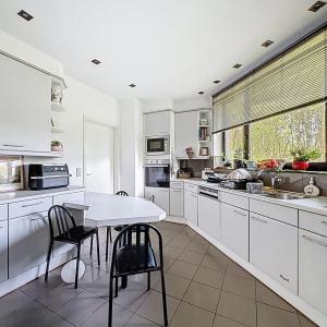 Lycée Français : Magnifique duplex rdc avec jardin + parking