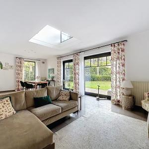 Lycée Français : Magnifique duplex rdc avec jardin + parking