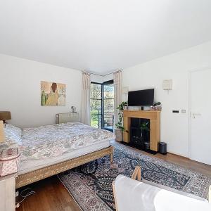 Lycée Français : Magnifique duplex rdc avec jardin + parking