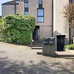 Lycée Français : Magnifique duplex rdc avec jardin + parking