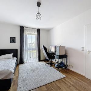 Lycée Français : Magnifique duplex rdc avec jardin + parking