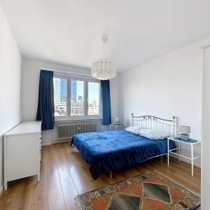 Colonne du Congrès: appartement rénové avec terrasse arrière