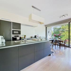 Montgomery/Cinquantenaire: Somptueux appartement meublé neuf