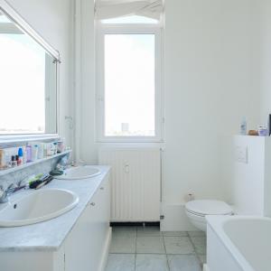 Place Brugmann : bel appartement rénové 4 chambres