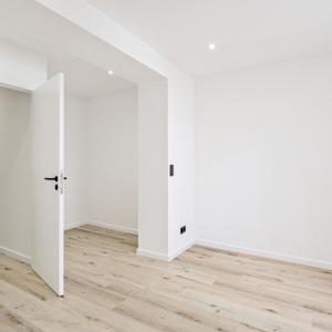 Lepoutre: Magnifique duplex rénové 2 chambres, bureau + cour