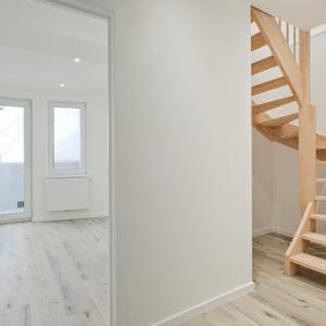 Lepoutre: Magnifique duplex rénové 2 chambres, bureau + cour