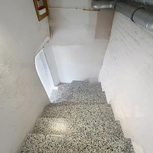 Au cœur du Sablon : Rez commercial remis à neuf