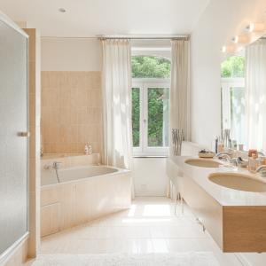 Vdk/Molière, superbe maison, 4 chambres & jardin