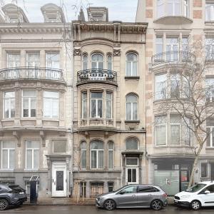 Pl. Brugmann - Maison bourgeoise de ± 580 m² bruts & jardin 