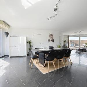 Penthouse ± 85 m² + terrasse ± 20 m² + parking 