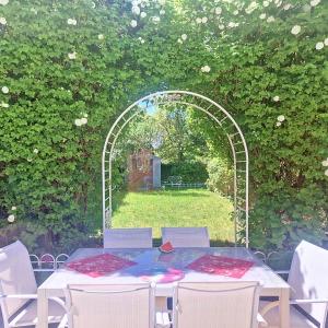 Splendide maison: jardin sud, double garage, prof. libérale