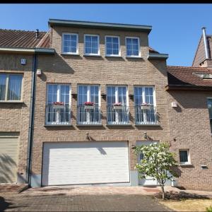 Splendide maison: jardin sud, double garage, prof. libérale