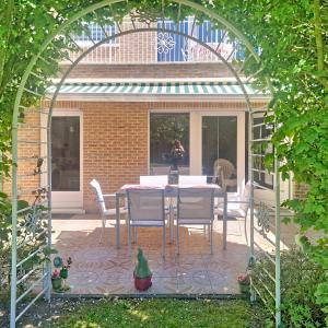 Splendide maison: jardin sud, double garage, prof. libérale