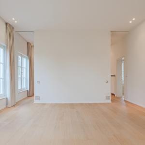 Leo Errera - Villa de 670 m² bruts, jardin & prof. libérale.