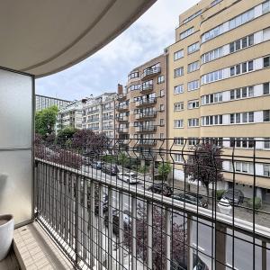 Roosevelt / Cambre : Bel appartement de standing + terrasse