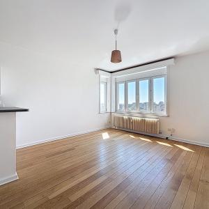 Coghen : Bel appartement rénové 1 chambre + bureau