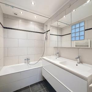 Coghen : Bel appartement rénové 1 chambre + bureau