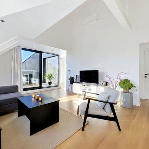 Anvers : Penthouse 2 chambres rénové en 2021