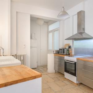 Louise/Châtelain: Magnifique appartement meublé