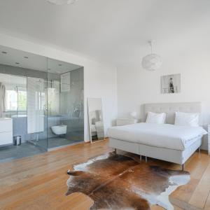 Louise/Châtelain: Magnifique appartement meublé