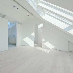 Stephanie/Toison d'or, penthouse rénové ±120m² 3ch terr 17m²