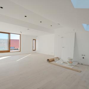 Stephanie/Toison d'or, penthouse rénové ±120m² 3ch terr 17m²
