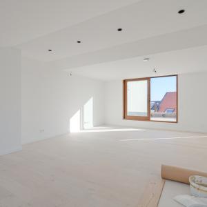 Stephanie/Toison d'or, penthouse rénové ±120m² 3ch terr 17m²