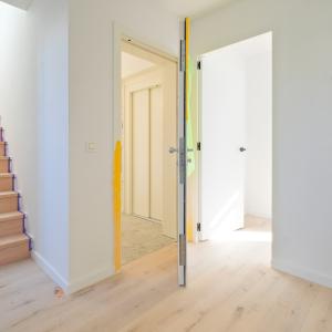 Stephanie/Toison d'or, penthouse rénové ±120m² 3ch terr 17m²