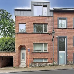 Parvis Saint-Pierre : Magnifique maison rénovée 5 chambres