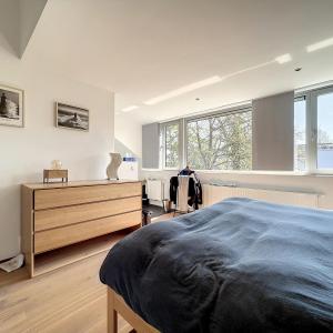Parvis Saint-Pierre : Magnifique maison rénovée 5 chambres