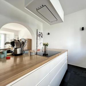 Parvis Saint-Pierre : Magnifique maison rénovée 5 chambres