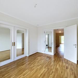Sq. Vergote : Bel appartement 4 ch + terrasse + pkg