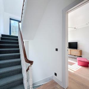Pl. Vanderkindere : Superbe duplex penthouse meublé + terras