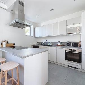 Pl. Vanderkindere : Superbe duplex penthouse meublé + terras