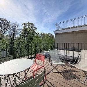 Pl. Vanderkindere : Superbe duplex penthouse meublé + terras