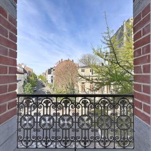 Pl. Vanderkindere : Superbe duplex penthouse meublé + terras