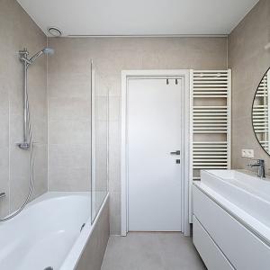 Pl. Vanderkindere : Superbe duplex penthouse meublé + terras