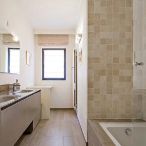 Roosevelt/Cambre : appartement 2 chambres + balcon + parking