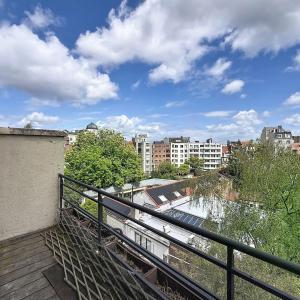Place Brugmann : Appartement de haut standing 3 ch + bureau