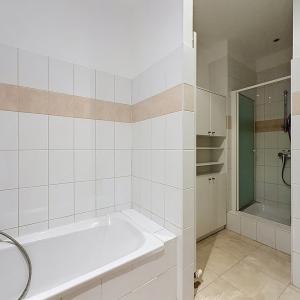 Place Brugmann : Appartement de haut standing 3 ch + bureau