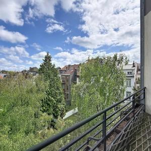 Place Brugmann : Appartement de haut standing 3 ch + bureau