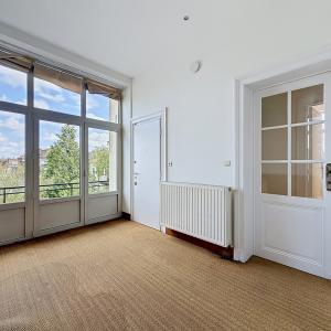 Place Brugmann : Appartement de haut standing 3 ch + bureau