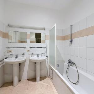 Place Brugmann : Appartement de haut standing 3 ch + bureau