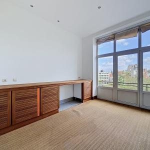 Place Brugmann : Appartement de haut standing 3 ch + bureau