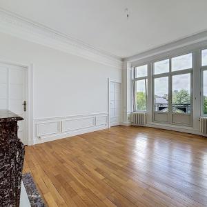 Place Brugmann : Appartement de haut standing 3 ch + bureau