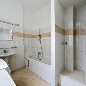Place Brugmann : Appartement de haut standing 3 ch + bureau